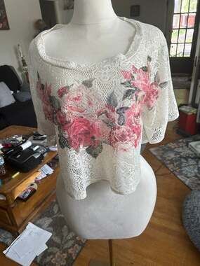 Wet seal top size medium